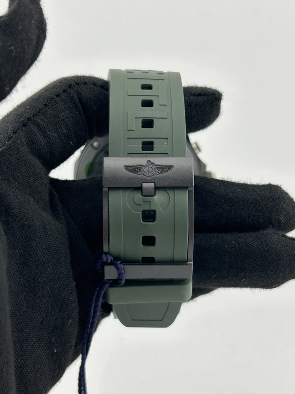 Breitling Endurance Pro Black Dial on Green Rubber Strap Ref. X82310D31B1S1 Complete 2026 view 4