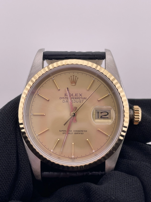 Rolex Datejust 36 Champagne Stick Dial on Generic Black Leather Strap Ref. 16233 1988 view 3