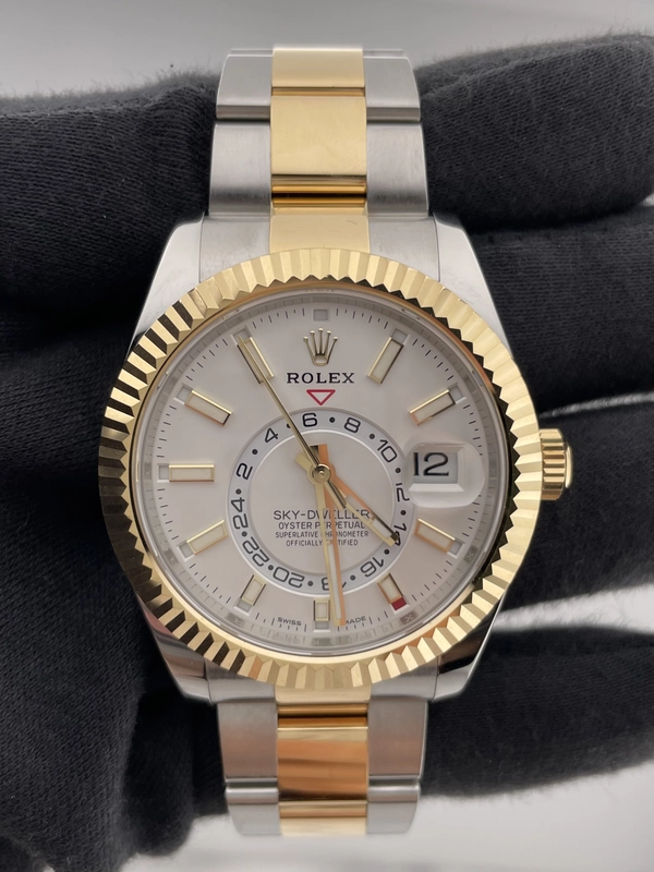 Rolex SkyDweller White Dial on Oyster Ref. 326933 Card 2021 view 2