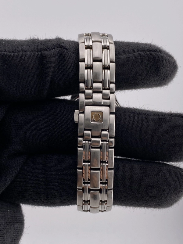 Omega Seamaster Black Dial on Stainless Steel Bracelet Ref. 2571.50 view 4