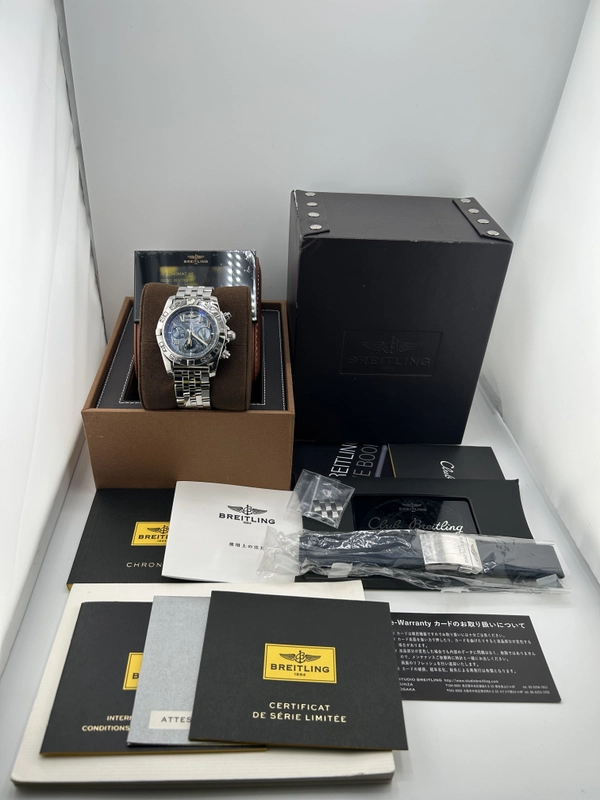 Breitling Chromomat 01 Blue Mop Dial on Stainless Steel Bracelet Ref. AB01111A/BG64 Complete 2016 view 8