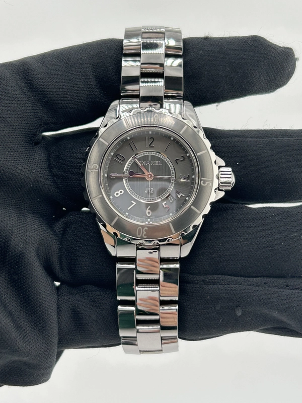 Chanel J12 Chromatic Grey Dial on Ceramic And Titanium Bracelet Ref. H2978 view 2