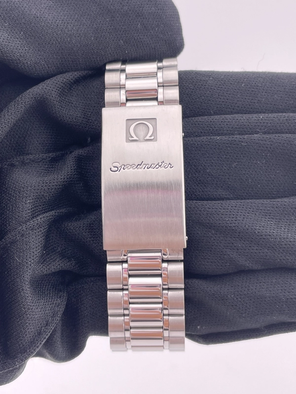 Omega Speedmaster Reduced Black Dial on Stainless Steel Bracelet Ref. 3510.5 view 4