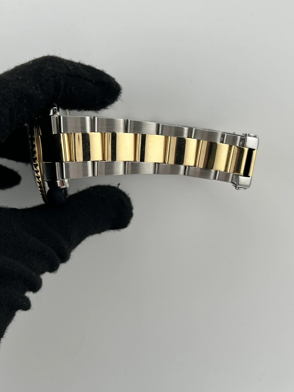 Rolex Yacht-Master Silver Dial on 2 Tone Oyster Bracelet Ref. 16622 2005 view 5