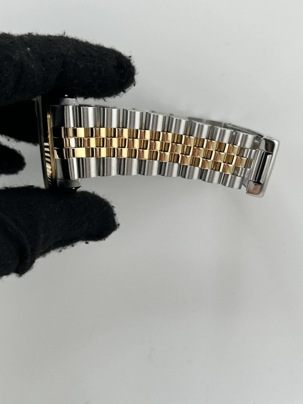 Rolex Datejust 36 Champagne Stick Dial on 2 Tone Jubilee D Link Bracelet Ref. 16233 1989 view 5