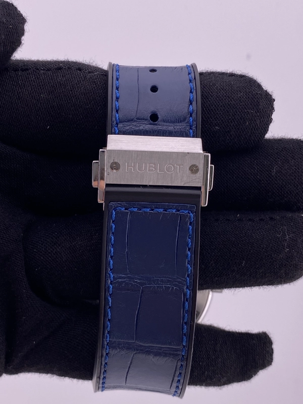 Hublot Classic Fusion Blue Blue Dial on Blue Rubber Ref. 511.NX.7170.LR Complete Open Date view 4