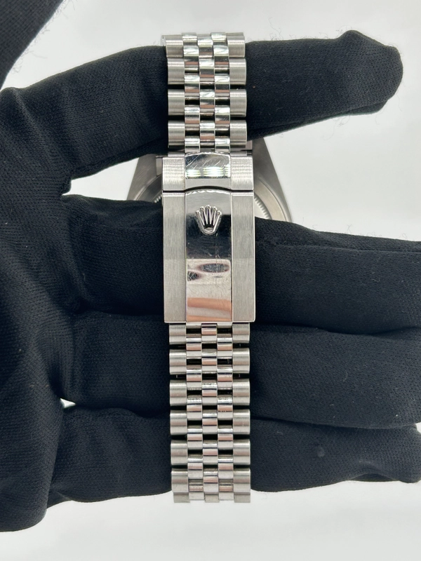 Rolex Datejust 41 Dark Rhodium Dial on Jubilee Ref. 126300 Card 2019 view 4