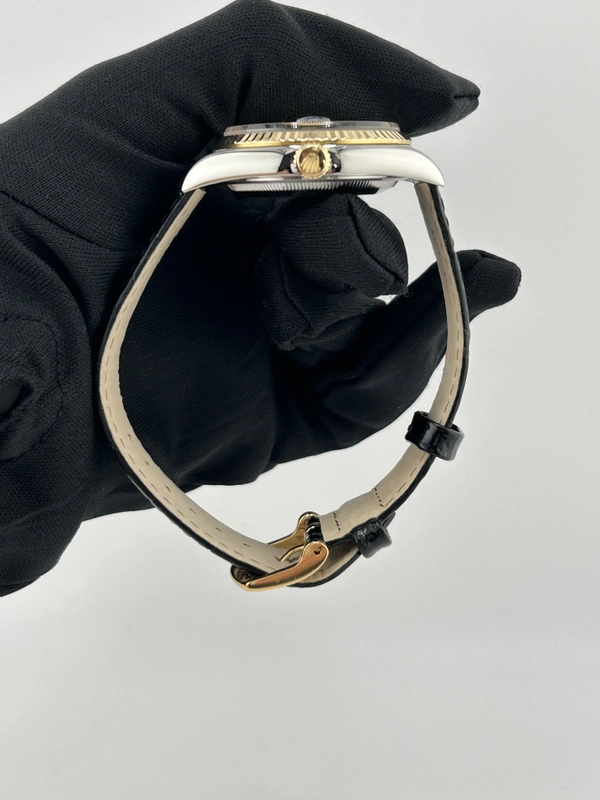 Rolex Datejust 36 Champagne Stick Dial on Generic Black Leather Strap Ref. 16233 1996 view 5