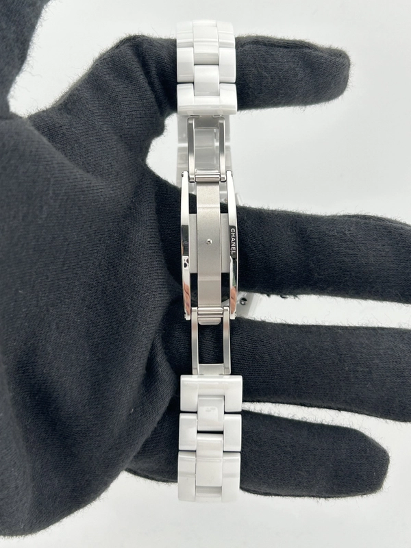 Chanel Chanel J12 White Dial on Ceramic And Steel Ref. H5699 Complete 2026 view 4