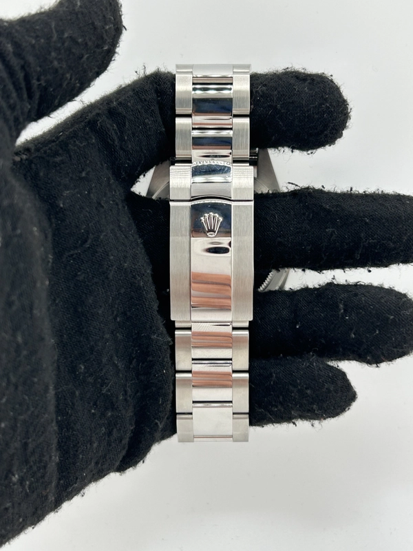 Rolex Sky Dweller Blue Dial on Oyster Ref. 326934 Card 2021 view 4