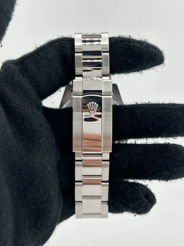 Rolex Datejust Rhodium Dial on Jubilee Ref. 126300 Card 2019 view 4