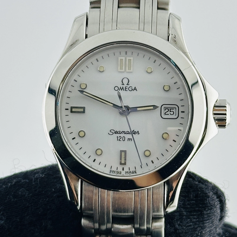 Omega Sea-Master White Stick Dial on Stainless Steel Bracelet Ref. 2511.20.00 Card 1995 view 2