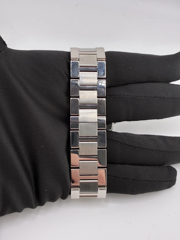 Cartier Ronde Solo Silver Roman Numerals Dial on Stainless Steel Bracelet Ref. W6701005 Papers 2024 view 4