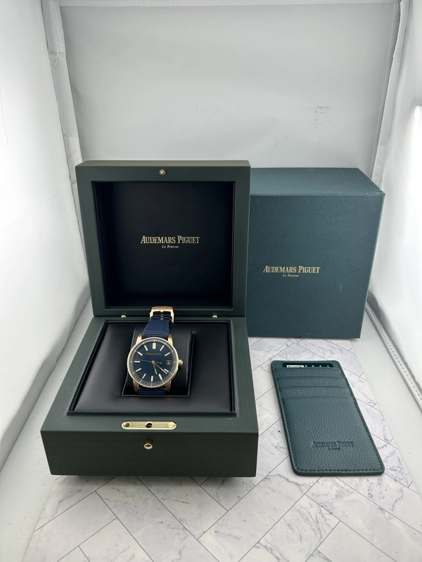 Audemars Piguet Code 11.59 Selfwinding Night Blue Cloud Dial on Rubber Strap Ref. 15210OR.OO.A348KB.01 view 7
