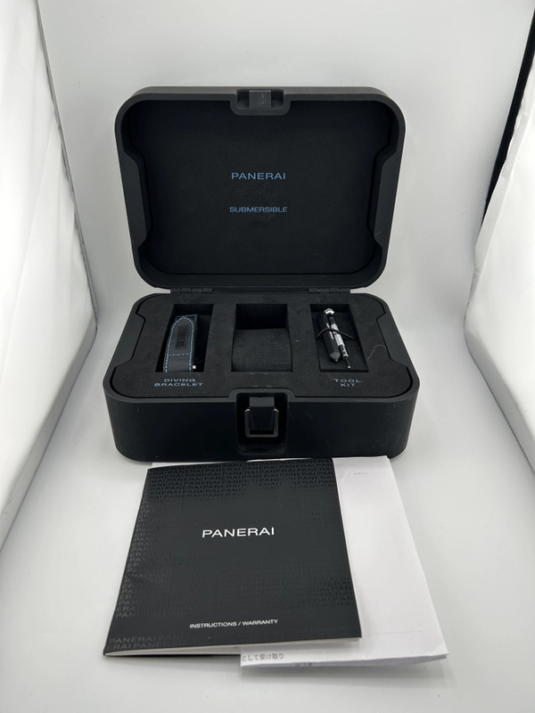 Panerai Luminor Submersible 3 Days Black Dial on Black Rubber Strap Ref. PAM00683 Complete 2019 view 7