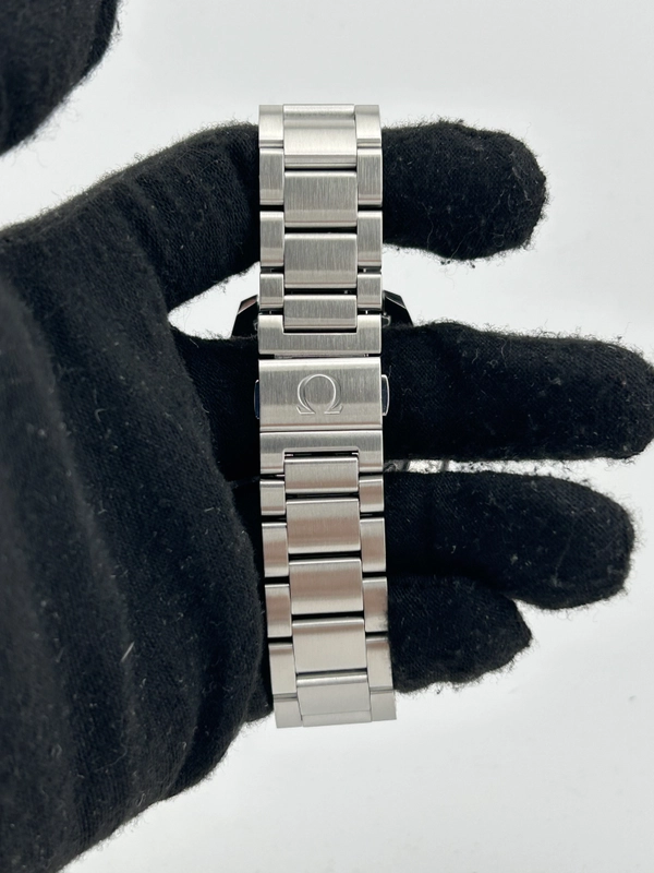 Omega Seamaster 150m Gray Dial on Stainless Steel Bracelet Ref. 231.10.39.61.06.001 view 4