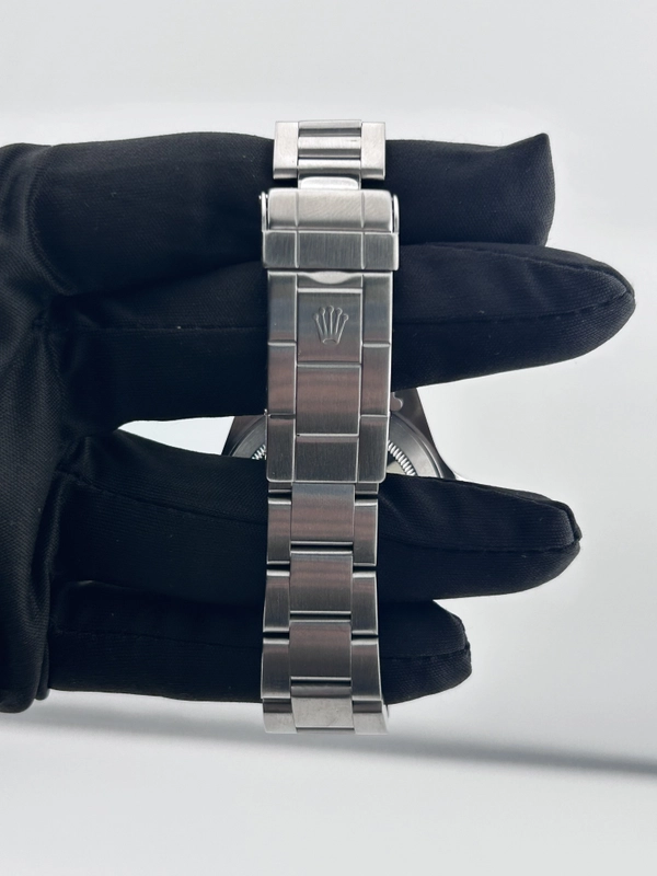 Rolex Submariner No Date Black Dial on Oyster Ref. 14060 Card view 3