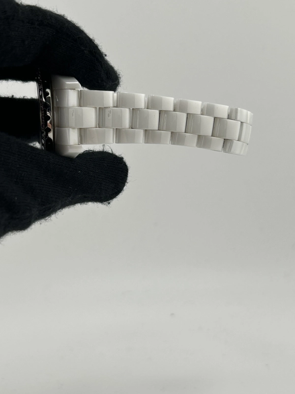 Chanel J12 White Dial on White Ceramic Bracelet Ref. H2010 view 5