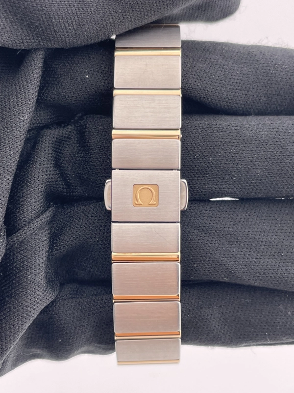 Omega Constellation M.O.P Diamond Dial on Pink Gold & Stainless Steel Bracelet Ref. 123.20.24.60.55.001 view 4