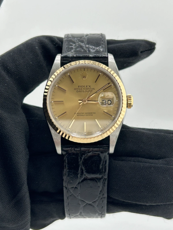 Rolex Datejust 36 Champagne Stick Dial on Generic Leather Strap Ref. 16233 1993 view 2