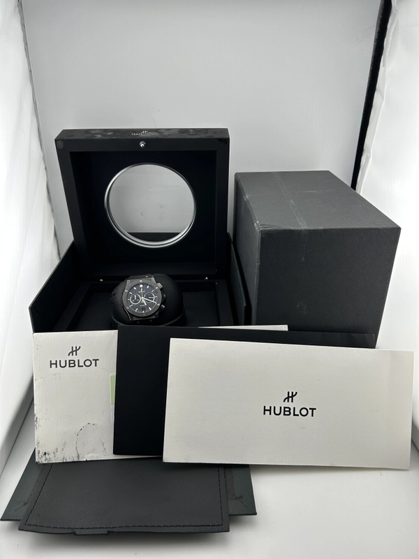 Hublot Classic Fusion Chronograph Black Carbon Effect Dial on Black Rubber Band Ref. 541.CM.1171.RX Complete 2019 view 7