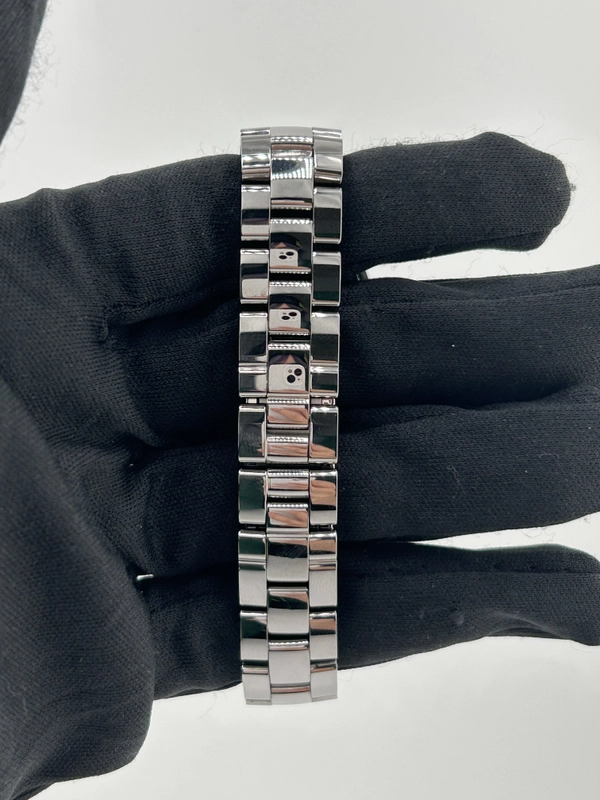 Chanel J12 Chromatic Grey Dial on Ceramic And Titanium Bracelet Ref. H2978 view 4