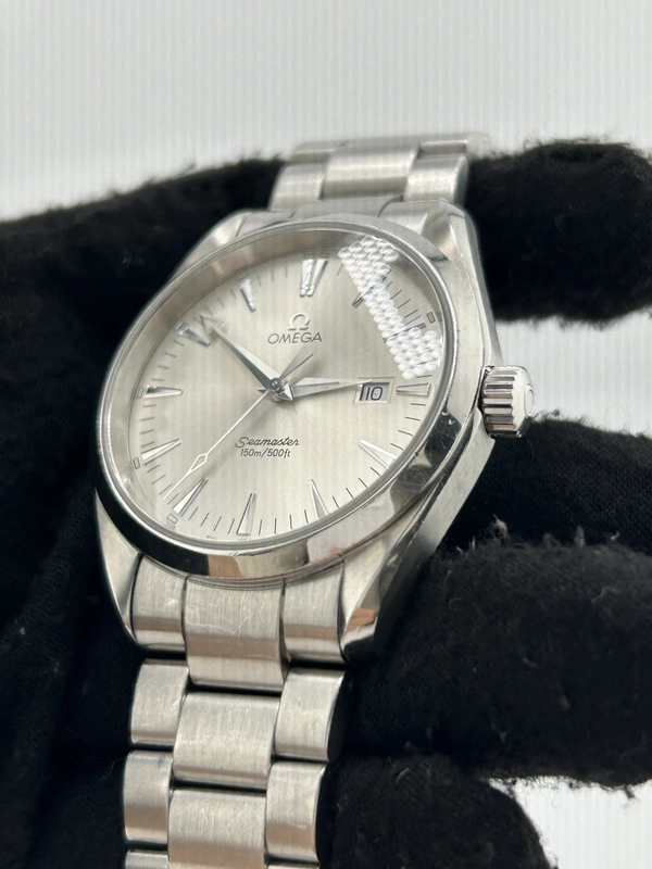 Omega Seamaster Aqua Terra 150m Silver Dial on Stainless Steel Bracelet Ref. 2517.30.00 view 3