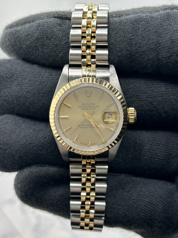 Rolex Datejust Lady Champagne Stick Dial on D Link Jubilee Ref. 69173 view 2