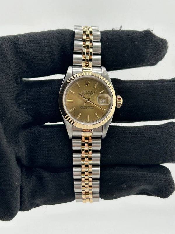 Rolex Datejust Lady Champagne Stick Dial on Jubilee Ref. 69173 Papers 1993 view 2