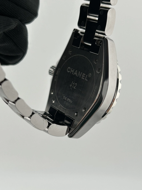 Chanel J12 Chromatic Grey Dial on Ceramic And Titanium Bracelet Ref. H2978 view 7