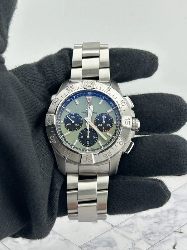 Breitling Avenger B01 Chronograph Green Dial on Bracelet Ref. AB0147101L1A1 Card 2026 view 2