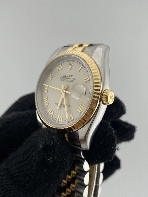 Rolex Datejust 36 Ivory Roman Dial on Jubilee Ref. 116233 view 3