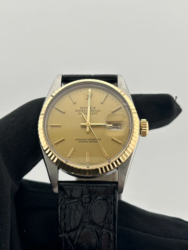 Rolex Datejust 36 Champagne Stick Dial on Generic Black Leather Band Ref. 16013 1988 view 3