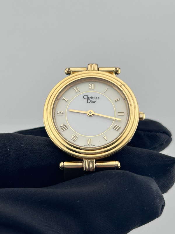 Christian Dior Classic Roman Numerals Dial on Stainless Steel Ref. 3052 view 2