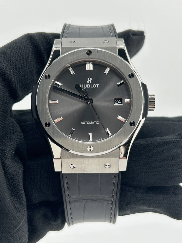 Hublot Classic Fusion Grey Dial on Rubber Strap Ref. 542.NX.7071.RX view 2