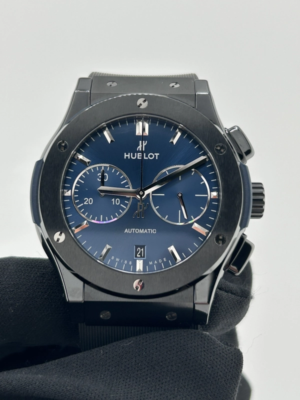Hublot Classic Fusion Blue Dial on Black Rubber Band Ref. 521.CM.7170.LR Service Papers 2019 view 3