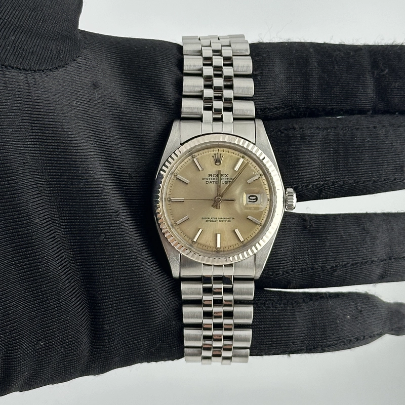 Rolex Datejust Silver Stick Dial on Jubilee Ref. 1603 1967 view 2