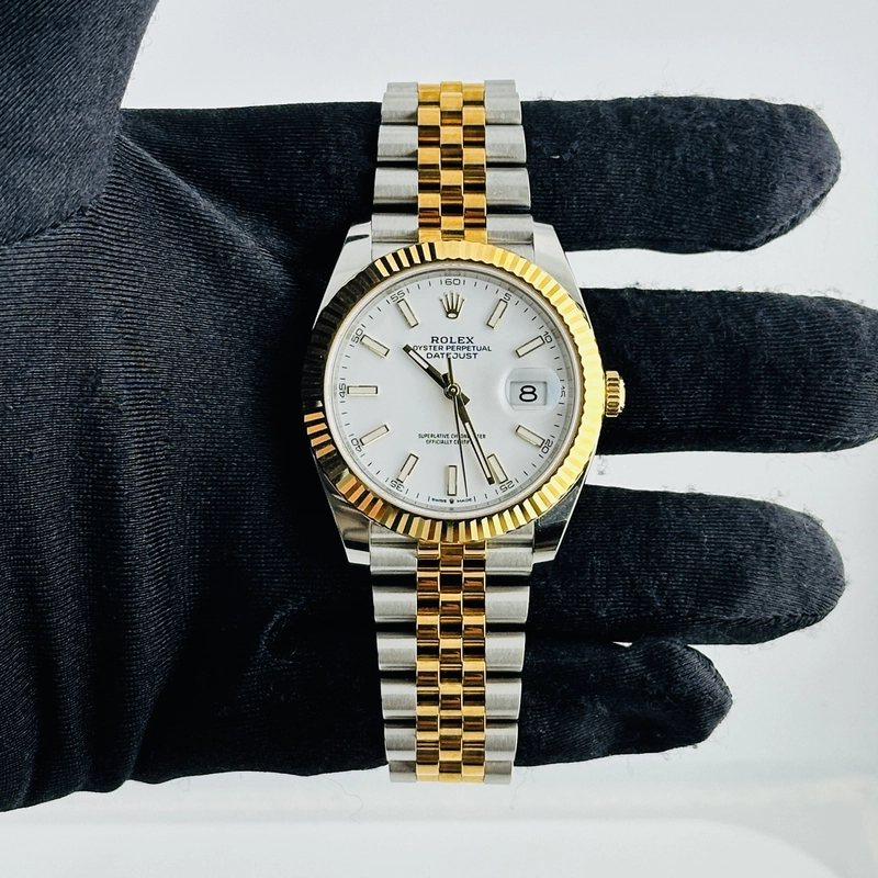 Rolex Datejust White Index Dial on D Link Jubilee Ref. 126333 Card 2023 view 2