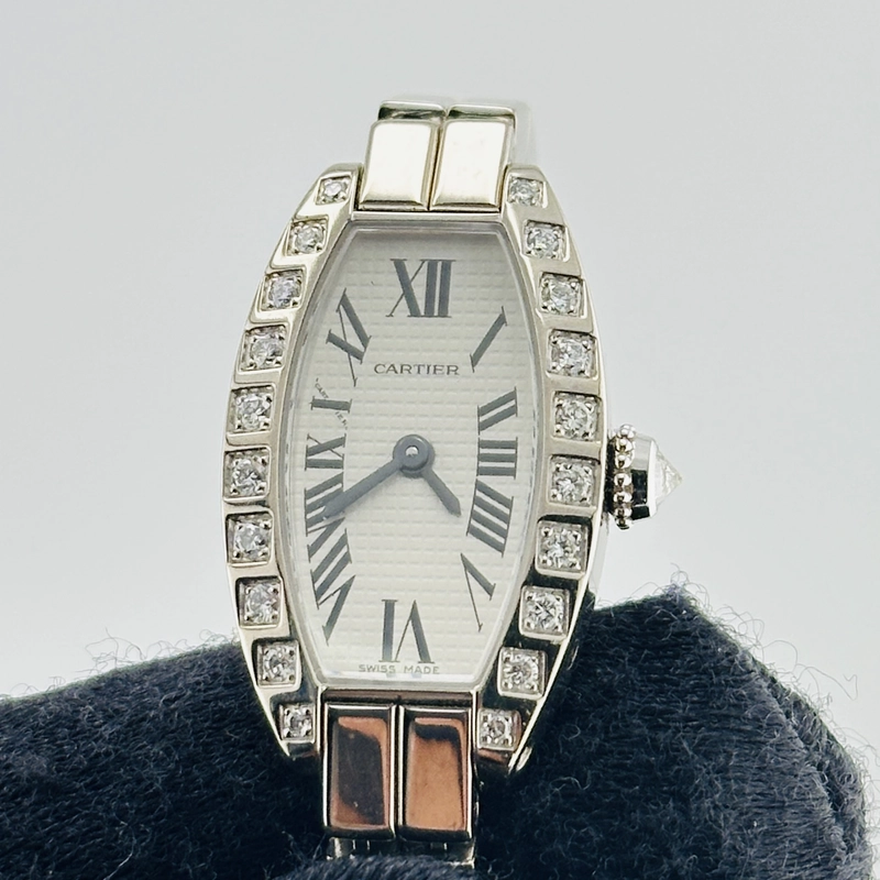 Cartier Tonneau Silver Roman Dial on Wg Ref. 2545 view 3