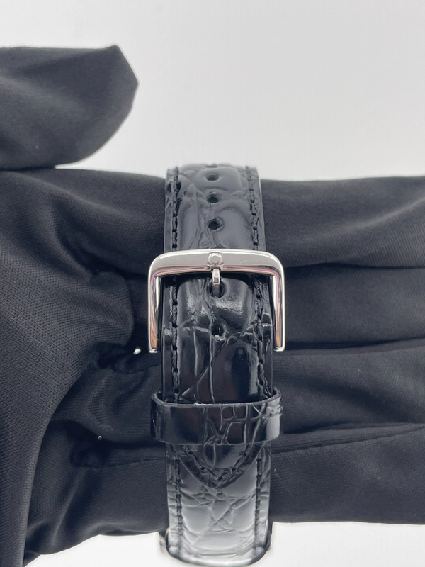 Omega DeVille Prestige Silver Dial Dial on Seiko Strap Ref. 4820.31 view 4