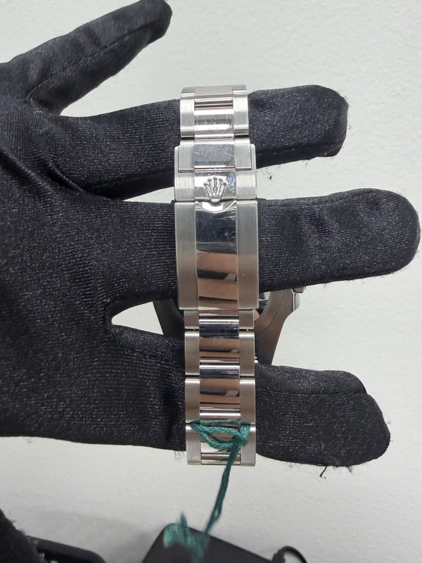 Rolex GMT-Master II Black Dial on Oyster Ref. 116710LN Card 2016 view 3
