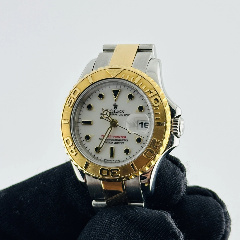 Rolex Yacht-Master Ladies White Dial on Oyster Ref. 69623 1997 view 3