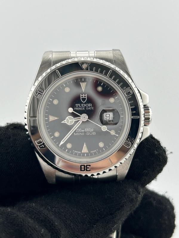 Tudor Prince Date Mini-Sub Black Dial on Stainless Steel Bracelet Ref. 73190 view 3