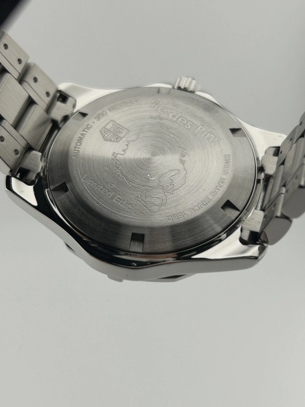 Tag Heuer Aquaracer Île des Pins Blue Dial on Stainless Steel Bracelet Ref. WAF211T Complete 2009 view 7
