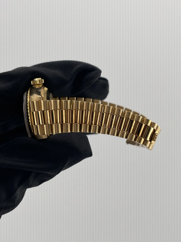 Rolex Datejust Lady Champagne Stick Dial on President Bracelet Ref. 69178 Papers 1990 view 5