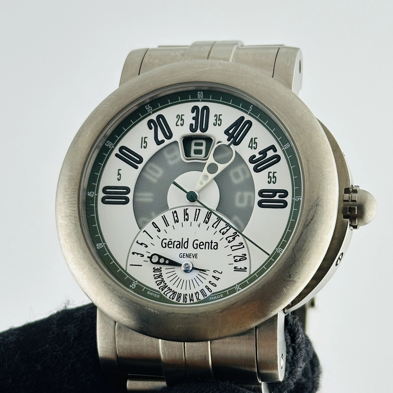 Gerald Genta Arena Bi-Retro White / Arabic Numerals Dial on Titanium Bracelet Ref. BSP.Y.80 view 2