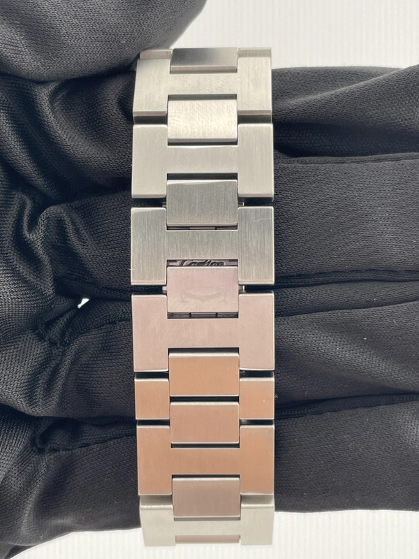 Cartier Pasha C White Dial on Stainless Steel Bracelet Ref. W31055M7 view 4