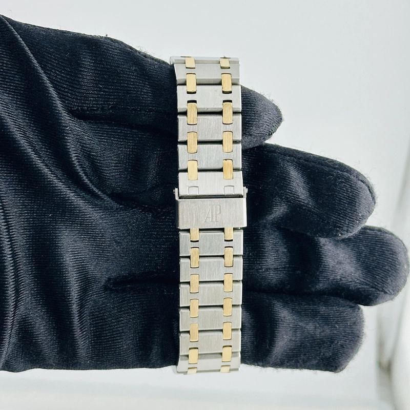Audemars Piguet Royal Oak Grey / Gold Markers Dial on 2 Tone Bracelet Ref. 56303SA.OO.0789SA view 4