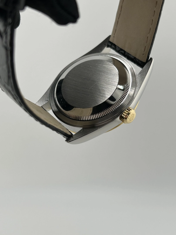 Rolex Datejust 36 Champagne Stick Dial on Generic Black Leather Strap Ref. 16233 1996 view 6