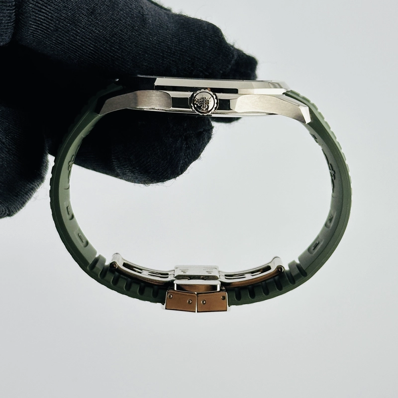 Patek Philippe Aquanaut Khaki Green Dial on Rubber Band Ref. 5168G-010 Complete 2021 view 6